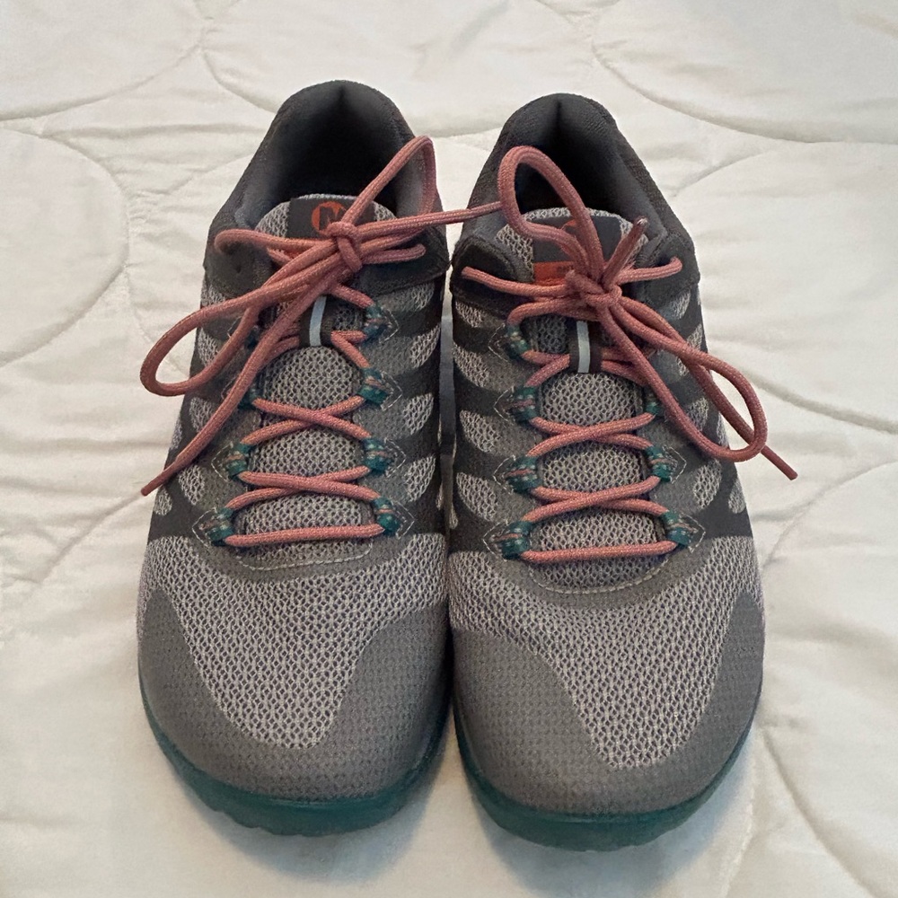 Women’s MERRELL Hiking Shoes 9.5 Gray Pink